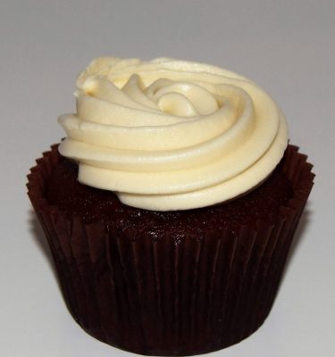 Banana cupcake with vanilla frosting